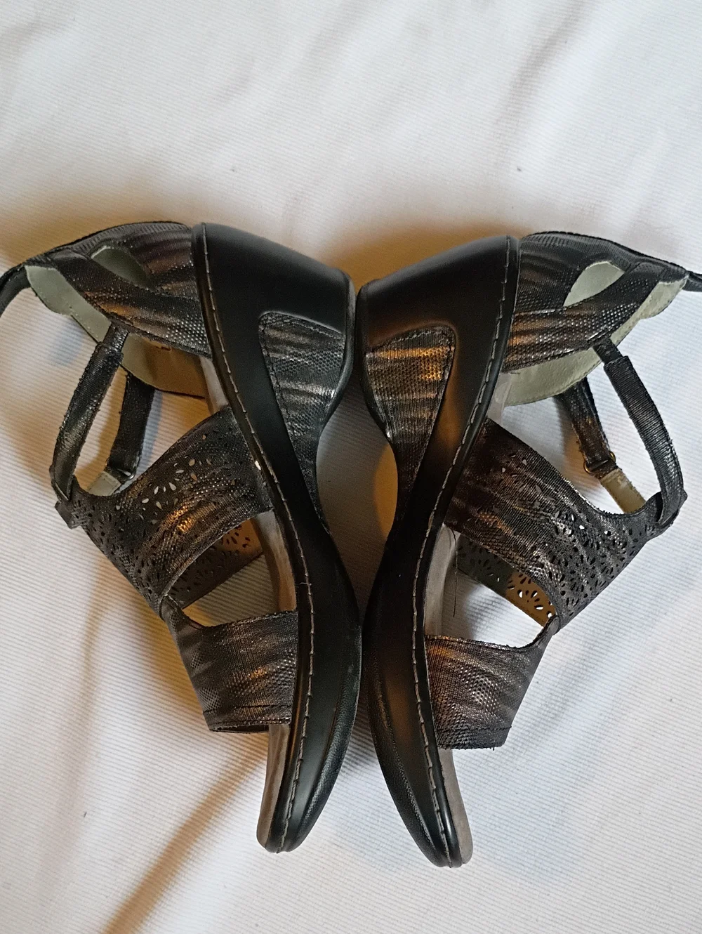 JBU By Jambu Bonita Metallic Wedge